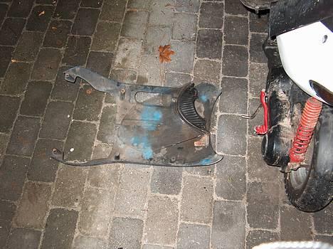 Aprilia Sonic - mit bundskjold som jeg skal have malet!!!!! billede 10