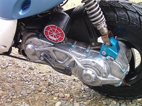 Gilera Stalker - Solgt - højglanspoleringen er ikke lige blevet færdig. jeg kører med std. filter lige nu! det andet er blevet nakket.. :´( billede 4