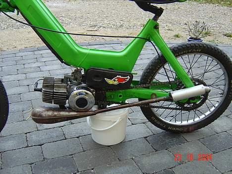Puch maxi solgt - udstødningen fik jeg for en dythorns-knap til en jog R.. det okay billede 6