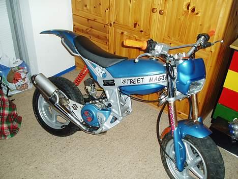 Suzuki Street Magic SOLGT billede 3