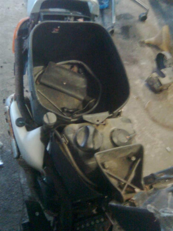 Aprilia Amico Brugt til dele billede 7