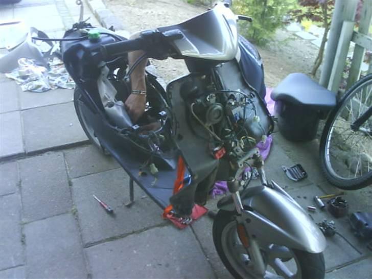 Yamaha Jog R   ( Byttet ) - det ligner ikke helt en jog R mere :D billede 8