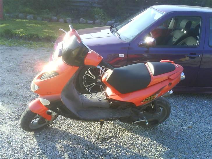 Aprilia sr50 LC DD evo 2 - ved siden af min bror`s vento :) billede 14