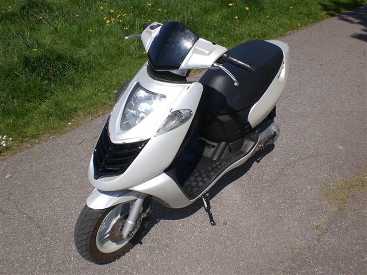 {{currentPhoto.altText}} billede {{currentPhoto.number}}