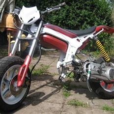 Suzuki Street Magic (solgt)