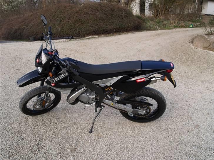 Derbi Senda SM X-Treme (solgt) - Uh.. Flottere findes det ike?  billede 1