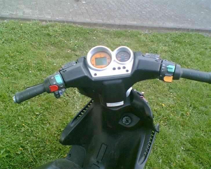 Yamaha aerox ( solgt ) billede 7