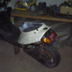 Yamaha Jogrox solgt i dele