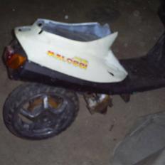 Yamaha Jogrox solgt i dele