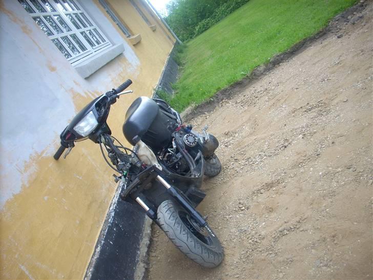 Yamaha jog Lc solgt - som den står nu.. uden skjolde pga den ska havde skiftet lejer  billede 8