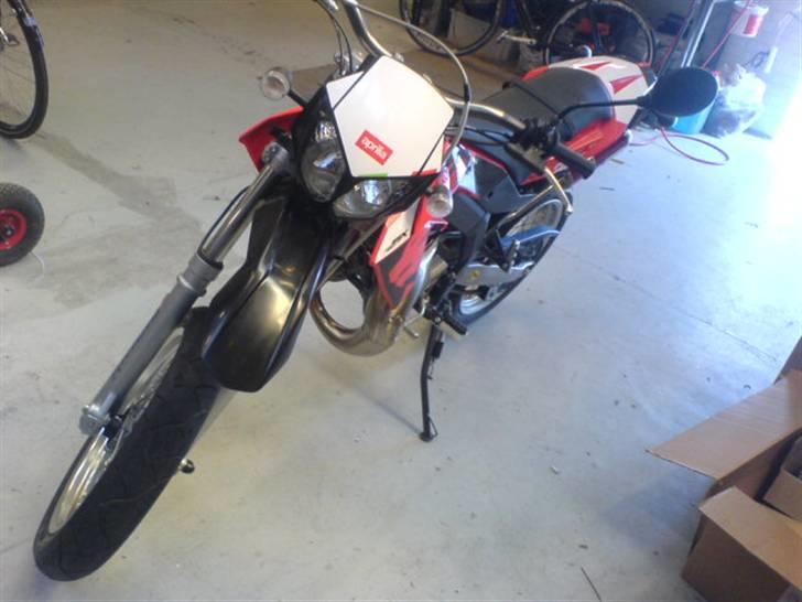 Aprilia SX 50 [total skadet] - Ude på værkstedet billede 6