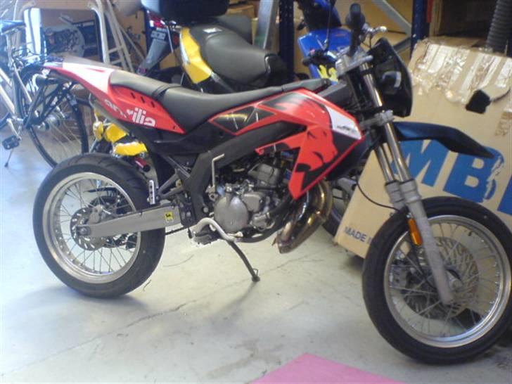 Aprilia SX 50 [total skadet] - Ude på værkstedet billede 7