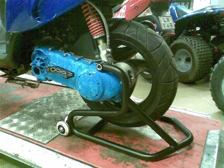 Piaggio NTT (SOLGT) - En ven testede en anderledes form for lakering / effekter. Synes det blev fint : ) billede 12