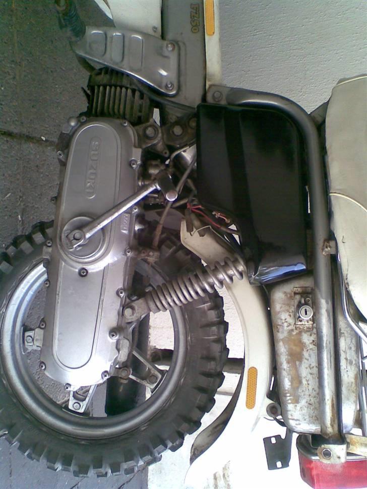 Suzuki FZ50 ( SOLGT ) billede 5