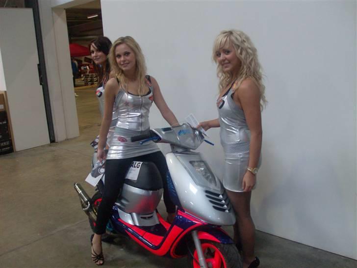 Aprilia • Sonic • AC • PK • SOLGT - uuuf lækre piger <3 F&F carshow frederica 2008 billede 4