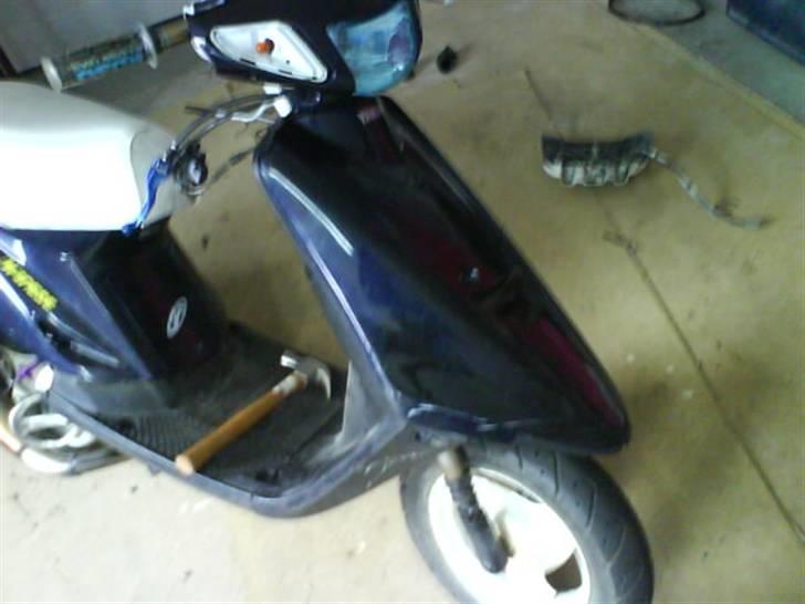 Yamaha Jog fs <3 *SOLGT!* :'( - ** som den står OMBYGNING PÅ VEJ!** billede 2