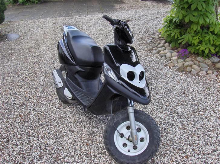 Yamaha BWS - solgt - http://www.scootergalleri.dk/html/gal_visbil.asp?ID=189746&ipc=581583 <- hvis du ikke har bruger, så brug dette link .. så kan du se alle billederne billede 1