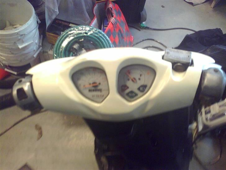 PGO Pmx sport Projekt - speedometeret der viser omkring 8000 km billede 4