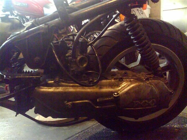 PGO Pmx sport Projekt - Motorblokken der mangler luftfilter billede 8