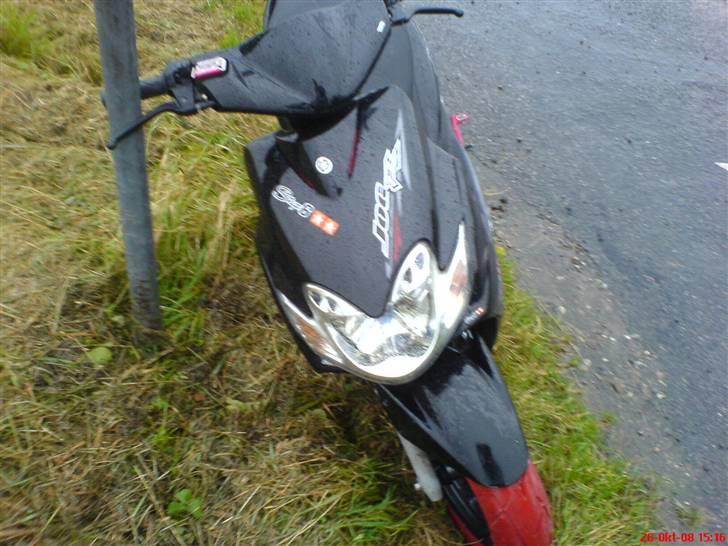 Yamaha JogR - SOLGT -  - den er lidt beskidt på billederne sorry, bedre kommer!!  billede 4
