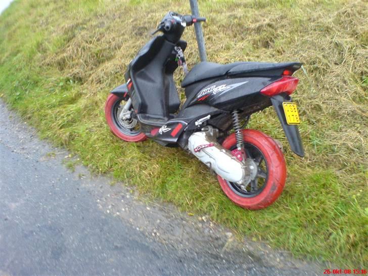 Yamaha JogR - SOLGT -  - den er lidt beskidt på billederne sorry, bedre kommer!!  billede 5