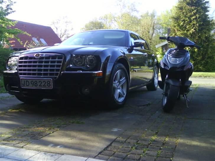 CPI oliver city [SOLGT] - Chrysler og CPI i indkørslen :D de har kun én ting til fælles og det er at de begge to er kæmpe store :D billede 11