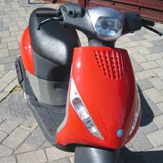 Piaggio new zip