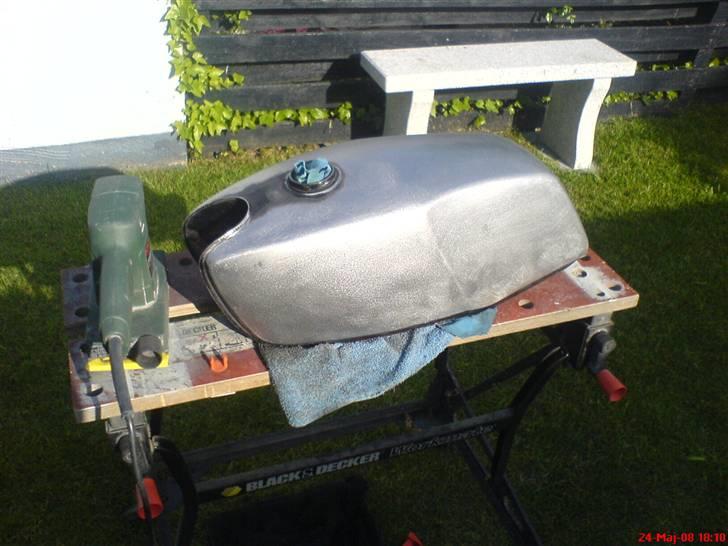 Suzuki Samurai - Dm50 solgt - Lige igang med at slibe lidt. billede 17