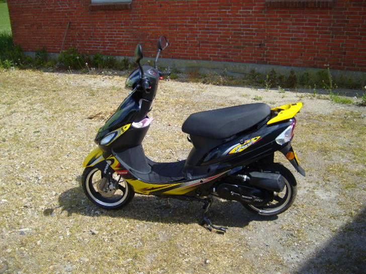 Giantco sprint sport  - min scooter i fra venstre side billede 1