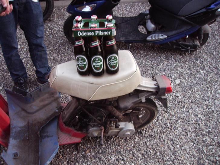 Honda Melody - Solgt - Det skal da til når man skal skille en knallert ad ;D billede 5