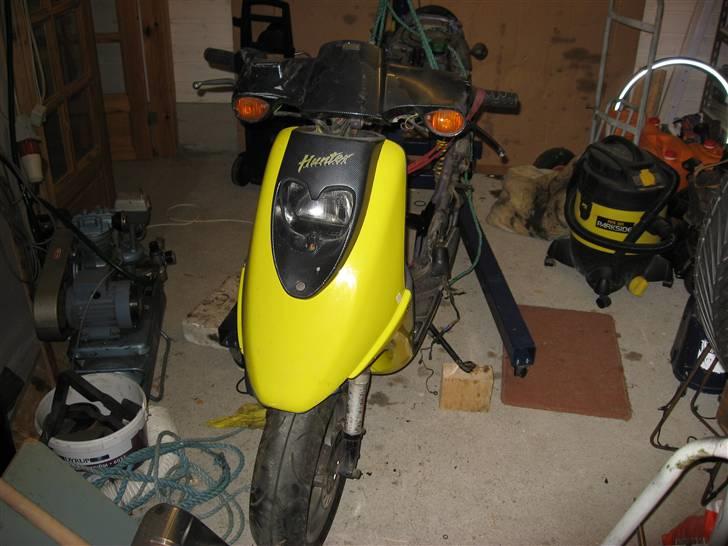 Derbi Hunter (solgt 1/6-2013) - ikke meget plads at arb. på ;-) hehe billede 6
