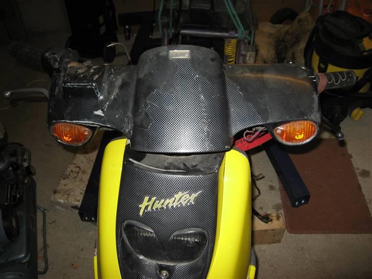 Derbi Hunter (solgt 1/6-2013) - carbon skaller af og er grim ( det bliver maler blank sort) billede 7