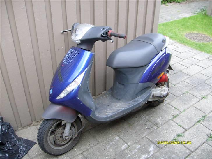 Piaggio new zip ((solgt)) - Så har jeg lige skiftet skjolde :-) (Efter) billede 9