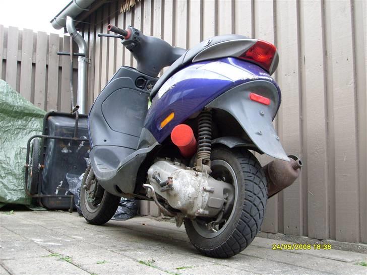Piaggio new zip ((solgt)) - Så har jeg lige skiftet skjolde :-) (Efter) billede 12