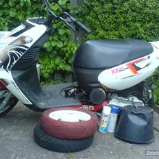 Aprilia sonic mhr ac