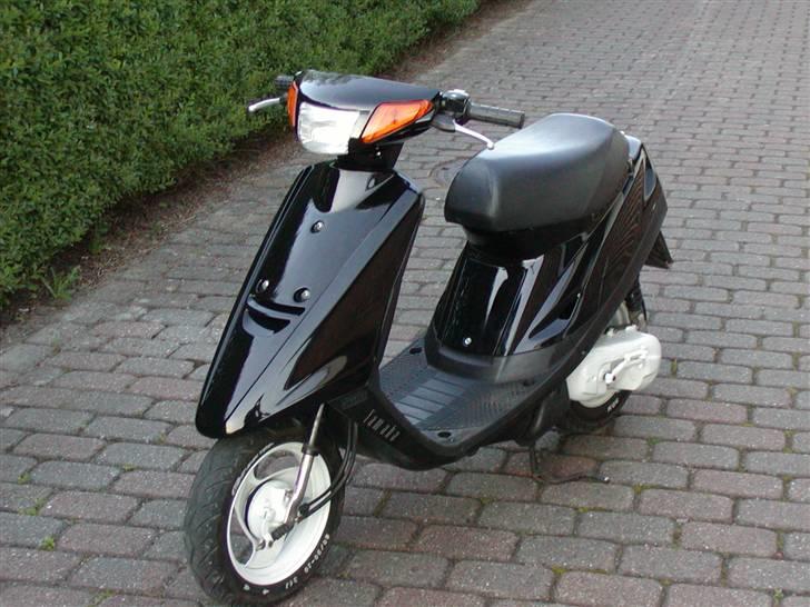 Yamaha jog fine selection - så blev der malet lidt :) og en pro gjorde det :)  billede 6