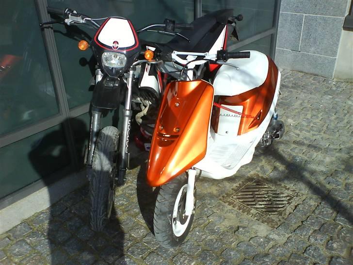 Gilera SMT totalt smadret - min smt og knudsen jog :P billede 9