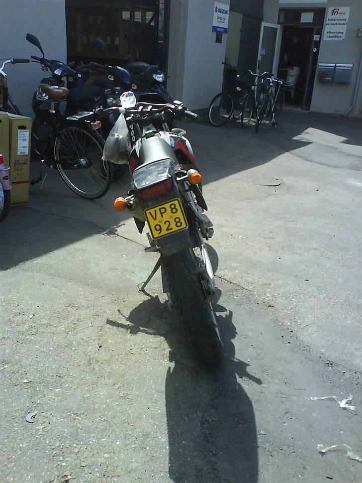 Gilera SMT totalt smadret - efter han smadre ind i miig :´( billede 13