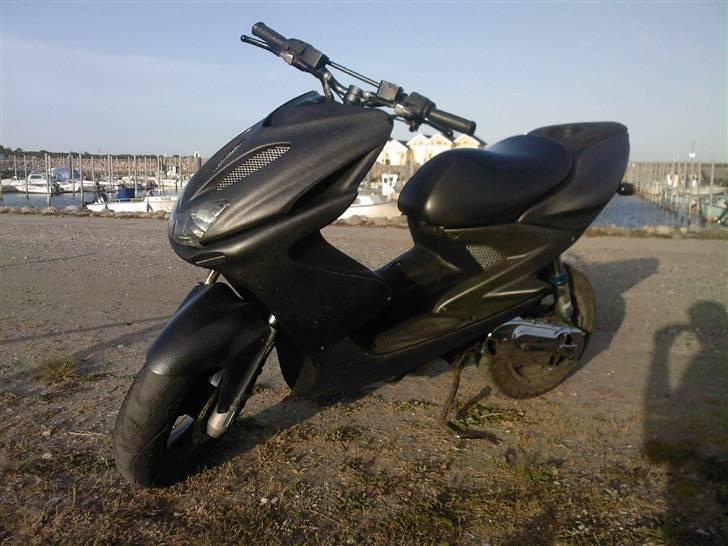 Yamaha "Aerox"  - D.28-05-08 lige med en hurtig maling indtil der kommer ny fra paintstyling.dk billede 17