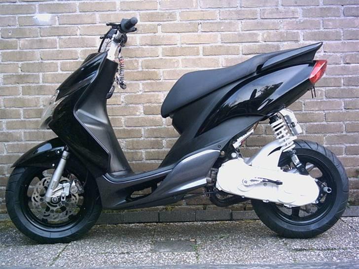 Yamaha Jog RR ( Solgt ) billede 1
