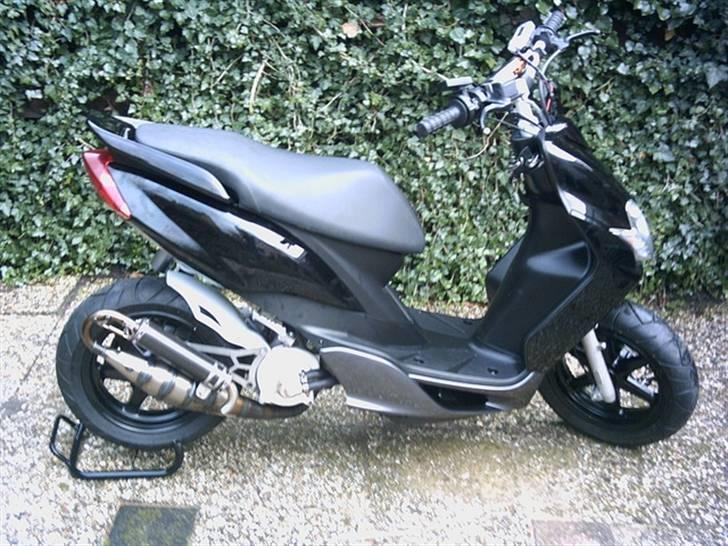 Yamaha Jog RR ( Solgt ) billede 4