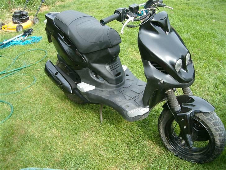 PGO PMX naked billede 3