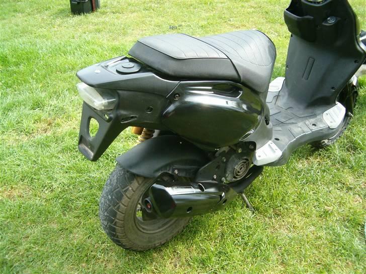 PGO PMX naked billede 4