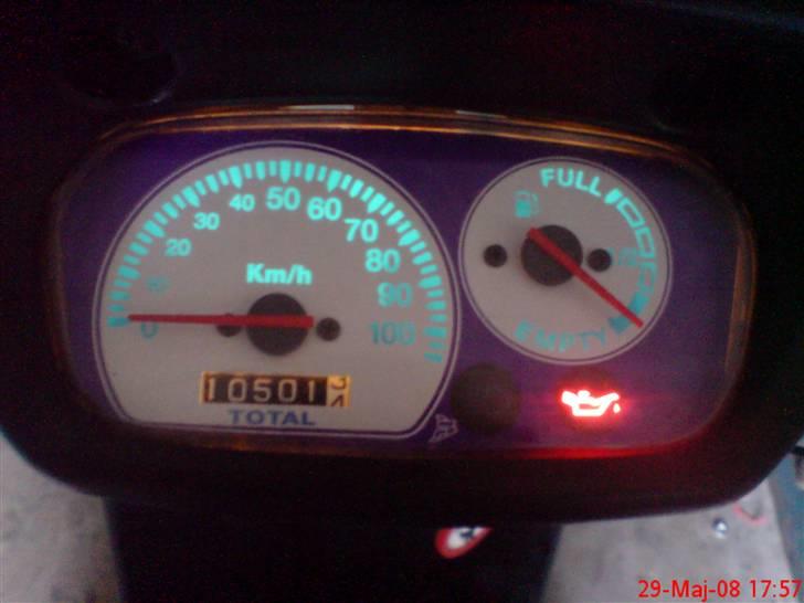 Yamaha Bws NG - SÅ rundet den de 10500km. Men den kører stadig som en drøm, og 100% stabil. Og jo, der er olie på, bare ik ret meget. billede 17