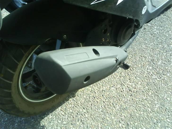 PGO Hot 50 - standert udstødning. billede 10