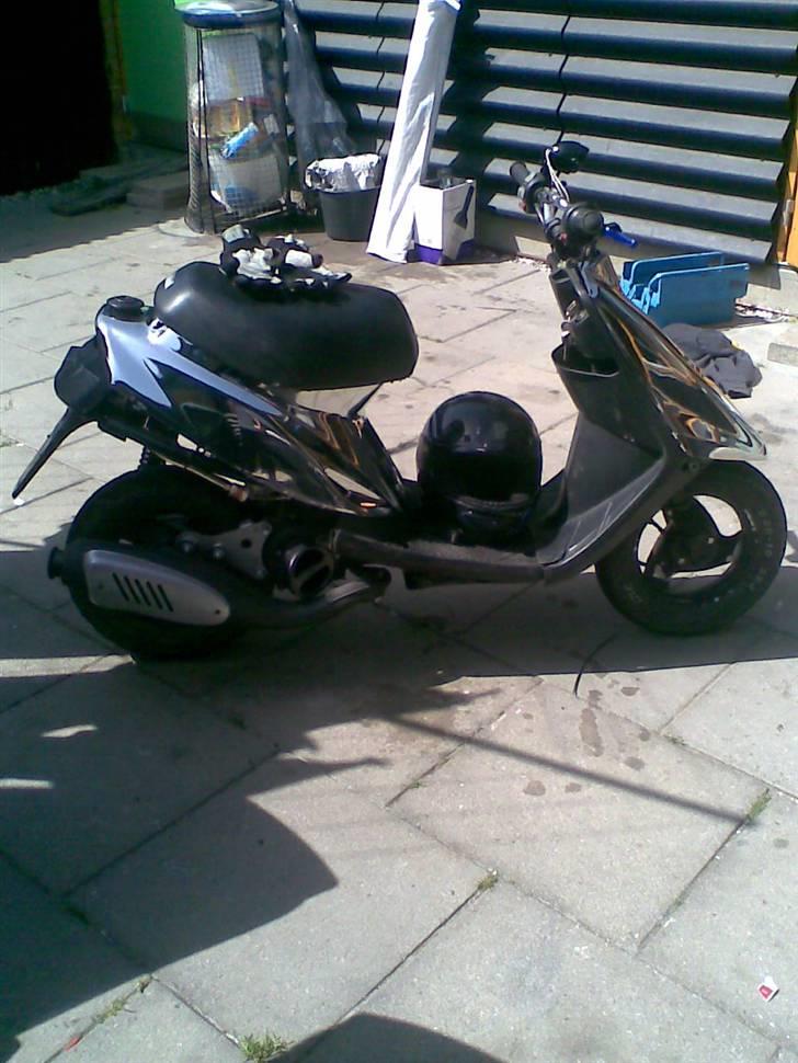 Yamaha jog byttet til pmx - med de nye chrome skjolde og bart styr  billede 1