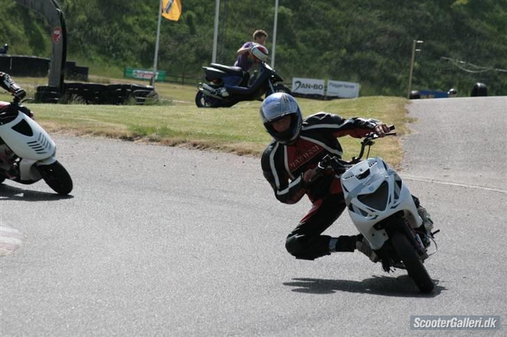 Piaggio Zip SP Team KGI Racing billede 2