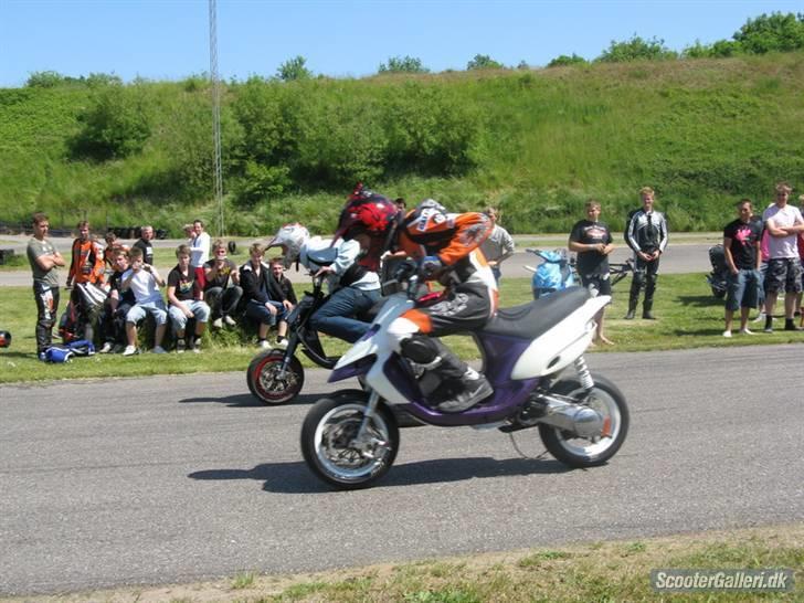 Gilera Stalker lc Ts DD solgt - en skam den fedtede i koblingen ellers havde den haft et lidt bedre træk men vandt da de fleste sprint tabte kun til pjevs :) billede 13