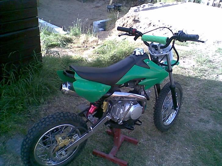 MiniBike 125cc  byttet - har desværre lige knækket bagskærmen:( billede 1