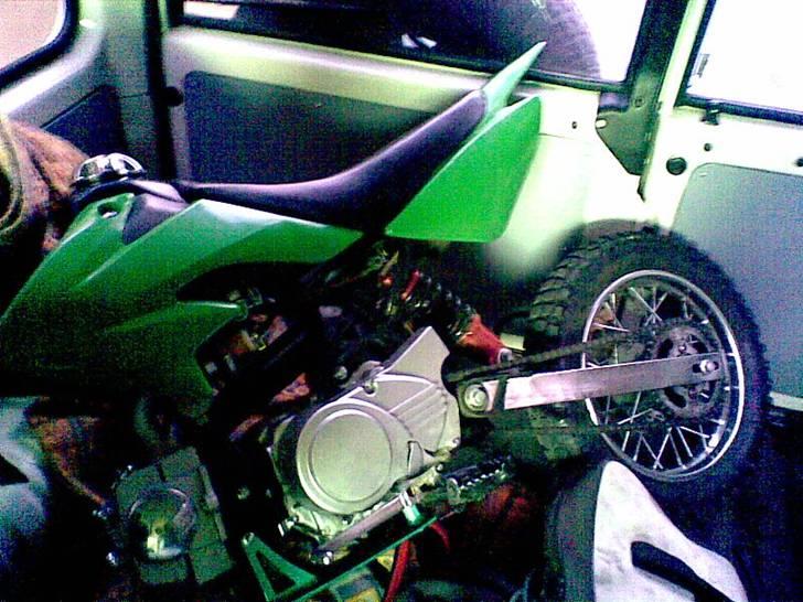 MiniBike 125cc  byttet - på vej hjem:D den kunne sagtens være bag i landcruisern:P billede 4